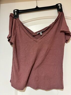 Charlotte Russe Mauve Pink Ribbed V-Neck Short Sleeve Top